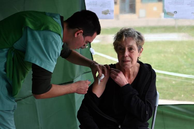 #ModoVacuna ya aplicó más de 3.300 dosis y continúa recorriendo la ciudad