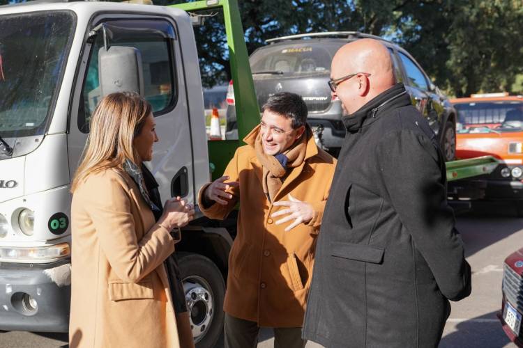 Provincia comenzó a retirar de las comisarías de Santa Fe los vehículos secuestrados por ilícitos