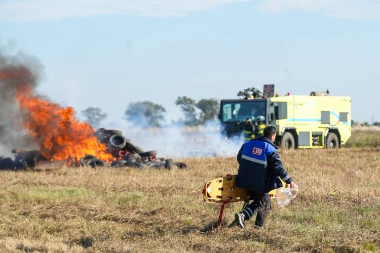 El simulacro en el Aeropuerto de Sauce Viejo mostró eficacia y coordinación ante emergencias
