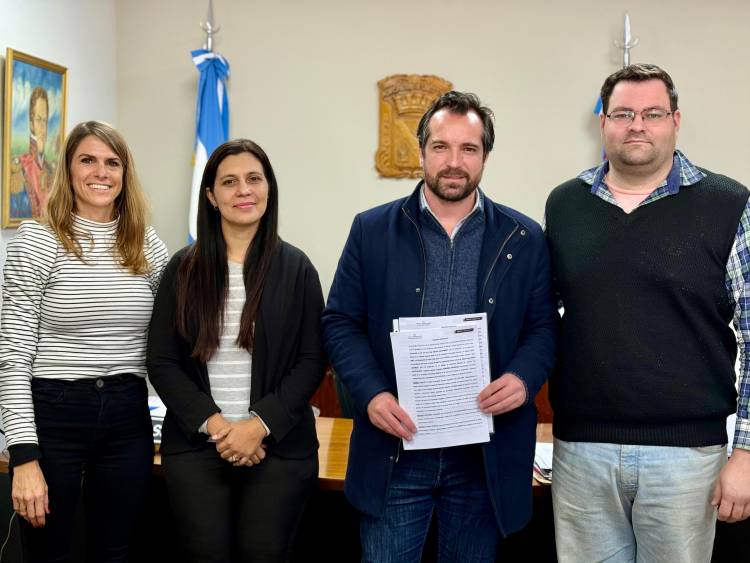 Municipalidad de Santo Tomé y UTN firman convenio para la gestión sustentable de residuos eléctricos y electrónicos (RAEE)