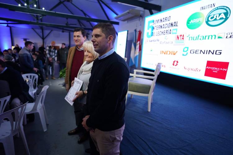 Institucional>Finalizó el 5º Seminario Internacional de Lechería: diálogo, consenso y trabajo conjunto para una lechería más eficiente, sostenible y arraigada