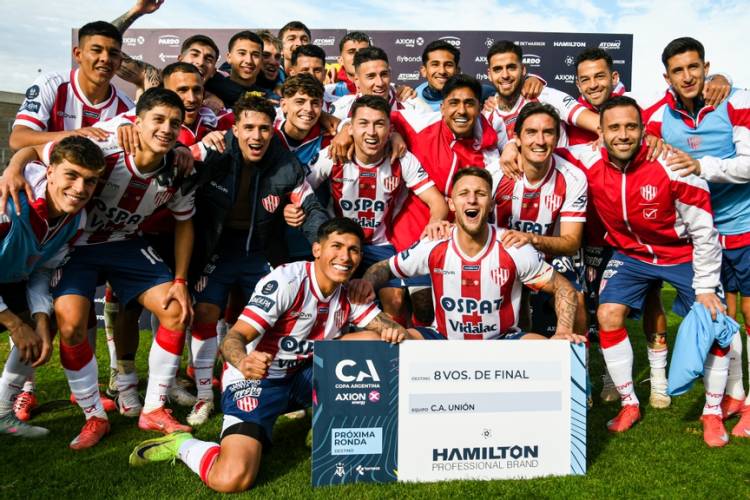 Los penales sellaron el regreso de Unión de Santa Fe a los Octavos de Final