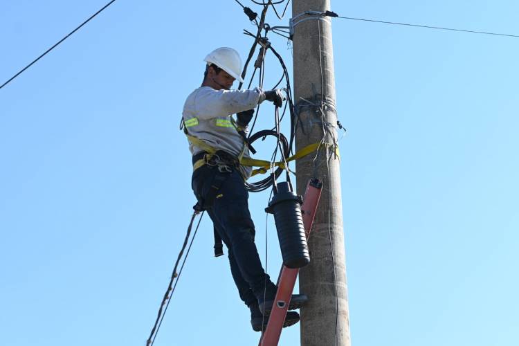 Con una inversión de más de 170 millones de pesos, Provincia conecta 68 centros de salud a la red de fibra óptica