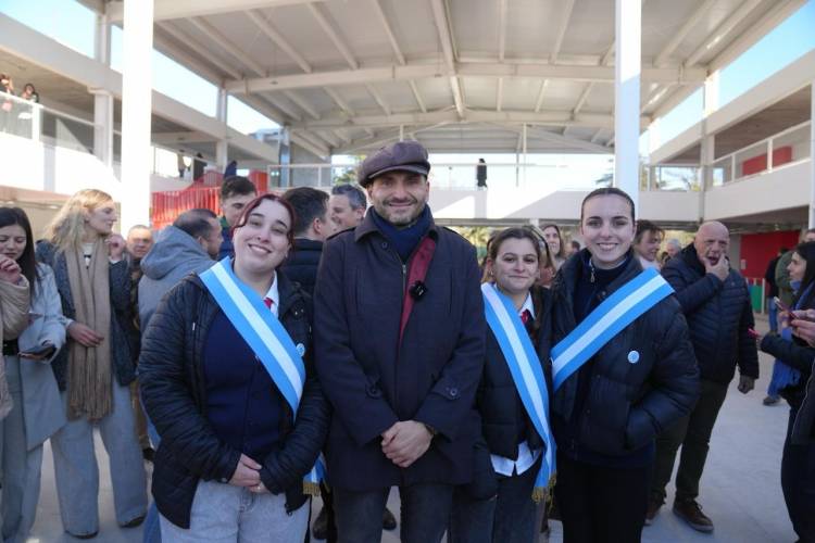 Pullaro inauguró otra escuela: “En Santa Fe mostramos que estamos de pie y apostamos a la educación”