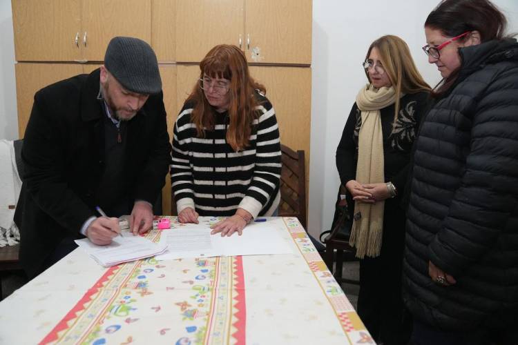 Provincia inauguró la primera casa de alojamiento para jóvenes sin cuidados parentales en la ciudad de Santa Fe