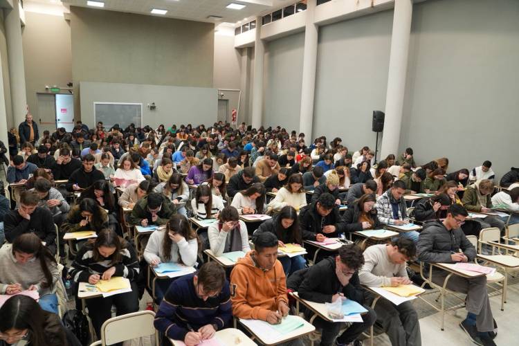 Salud: el examen de residentes se realizó en Santa Fe con un 10% más de inscriptos que el año pasado