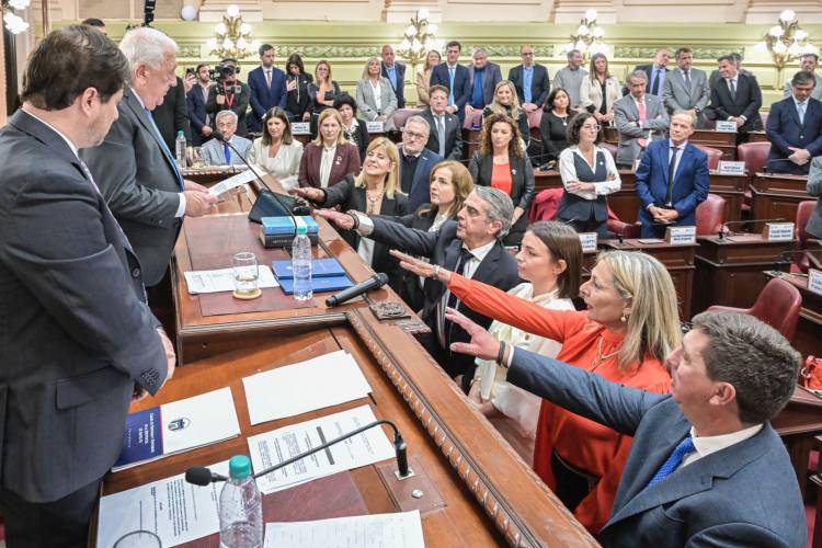 Juraron los convencionales electos que reformarán la Constitución de Santa Fe