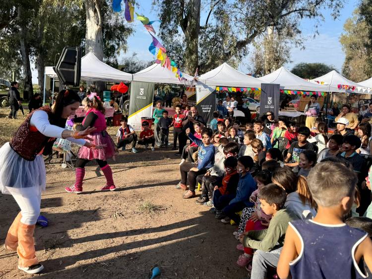 Las “Siestas Divertidas” llegaron a Costa Azul con juegos, cultura y comunidad