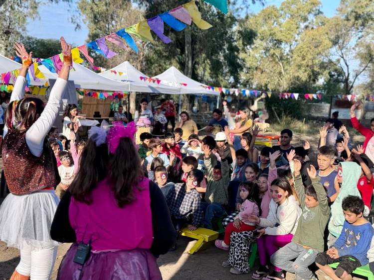 Las “Siestas Divertidas” llegaron a Costa Azul con juegos, cultura y comunidad