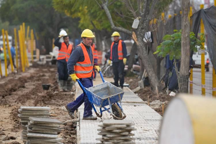 Acuerdo Capital: Poletti recorrió los avances de la obra del cantero central de Aristóbulo del Valle