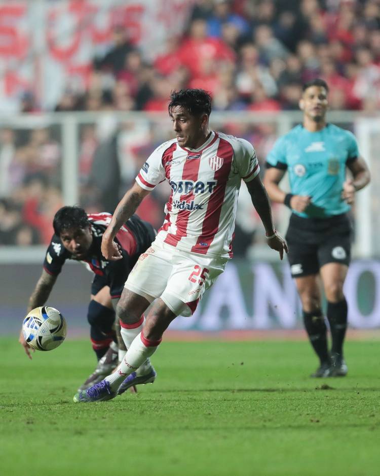 Unión no pudo con Tigre pero llegó a la punta de su zona