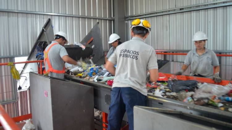 Residuos: Provincia entrega equipamiento para promover la economía circular