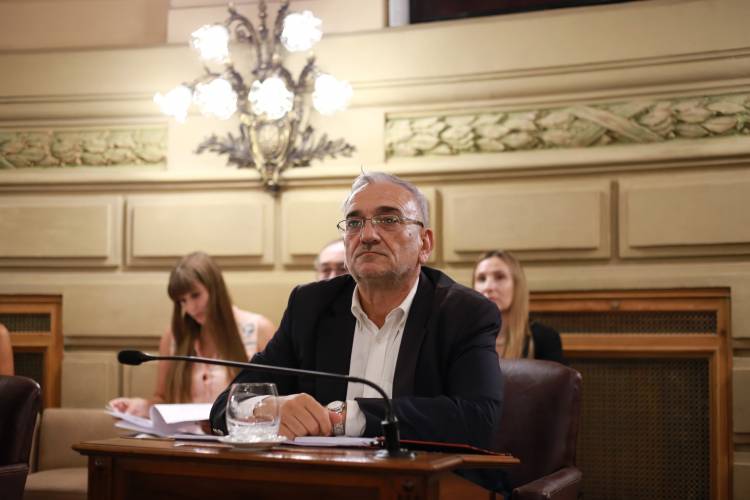 El senador Calvo presentó proyecto para crear un Fondo de Apoyo a la Regularización de Asociaciones Civiles