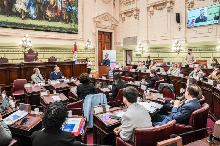 La Comisión de Poder Legislativo y Poder Ejecutivo recibió a expositores en la Cámara de Diputados