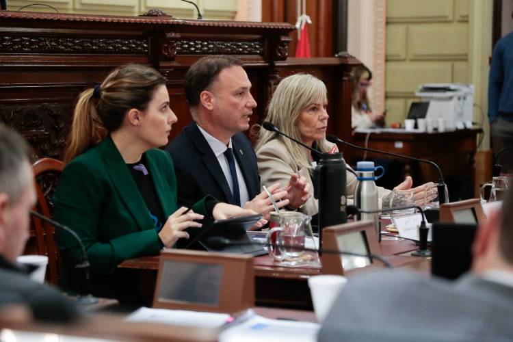 Convencionales se reunieron con representantes de la Defensoría del Pueblo Provincial, fiscales y defensores penales