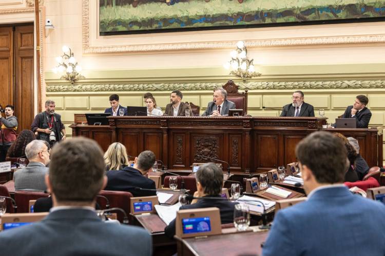 La Convención Reformadora modificó su reglamento interno para regular los dictámenes de comisión