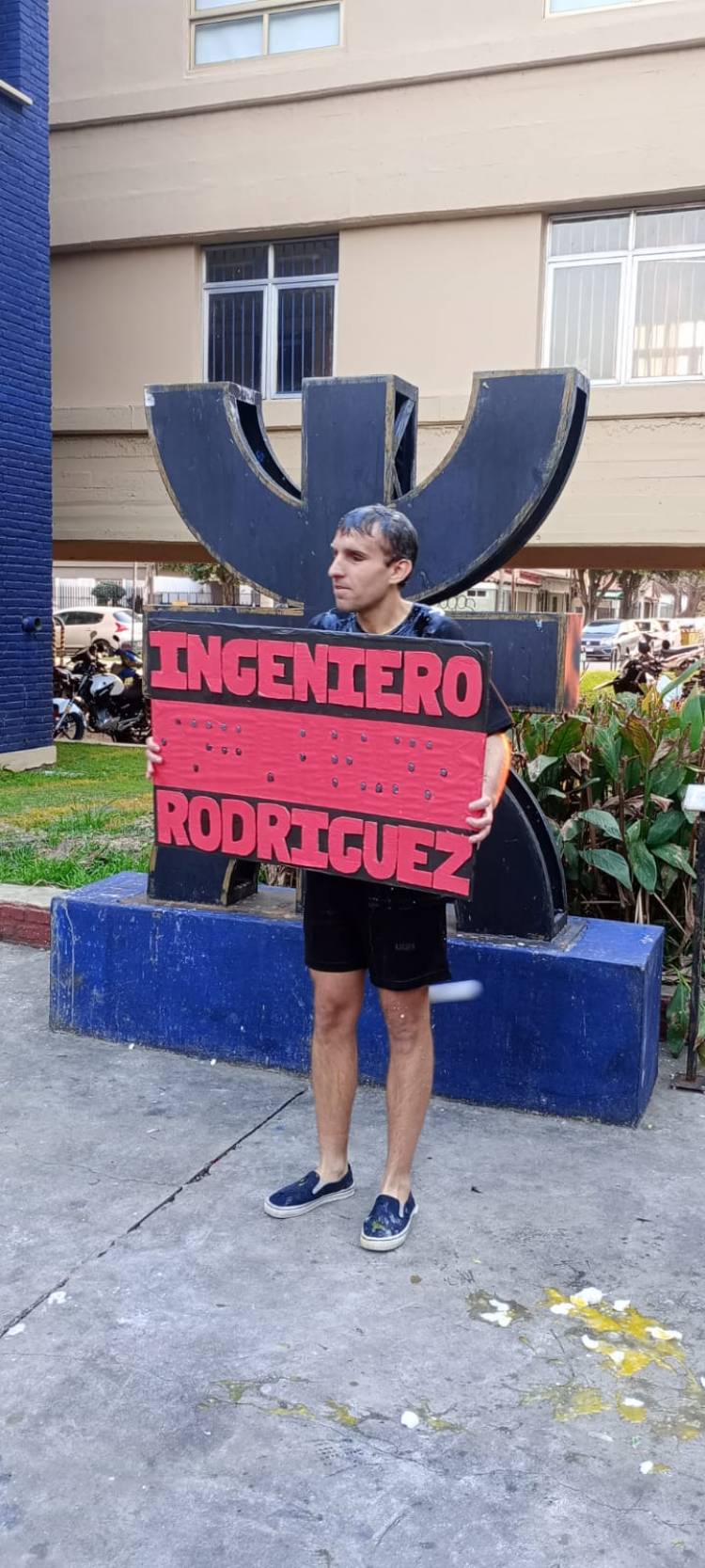 Avance en la accesibilidad educativa: se recibió el primer ingeniero ciego en la UTN Santa Fe