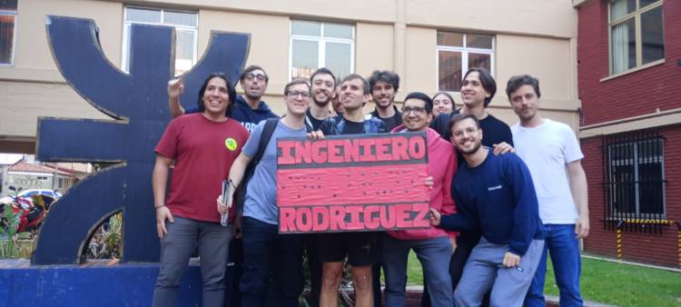 Avance en la accesibilidad educativa: se recibió el primer ingeniero ciego en la UTN Santa Fe