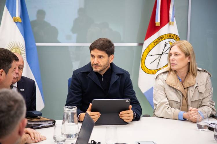Pullaro encabeza la reunión del Comité Operativo Provincial tras las intensas lluvias
