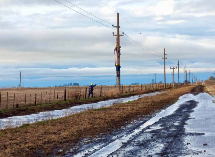 Rápida respuesta de la EPE ante el temporal que azotó a la provincia este fin de semana