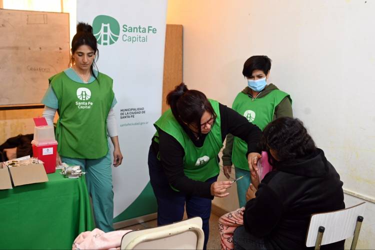 #ModoVacuna: comenzó una inédita campaña de vacunación en las escuelas de la ciudad