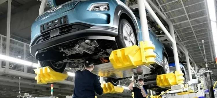 Mega redada en una fábrica de Hyundai en EEUU: detuvieron a 475 obreros y la mayoría son de Corea del Sur