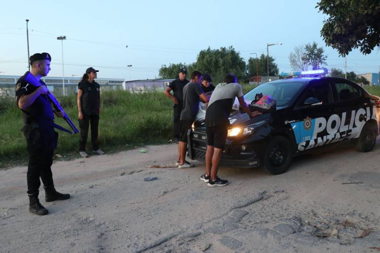 En agosto, la Policía detuvo a 946 personas en La Capital
