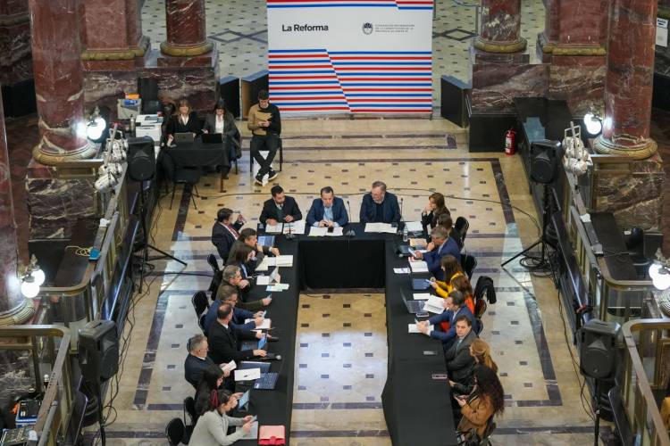 La Comisión Redactora trabaja en el texto definitivo de la Nueva Constitución