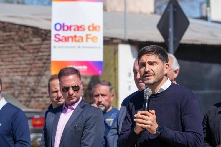 Pullaro inauguró la pavimentación de calle Larrea, la primera de 5 obras del Acuerdo Capital