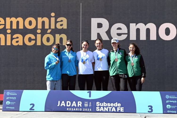 Poletti encabezó la primera ceremonia de premiación de los Jadar 2025 en Santa Fe
