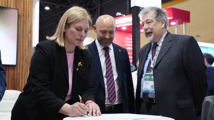 “Impulsamos el desarrollo industrial de Santa Fe para integrarlo activamente a las nuevas demandas globales”