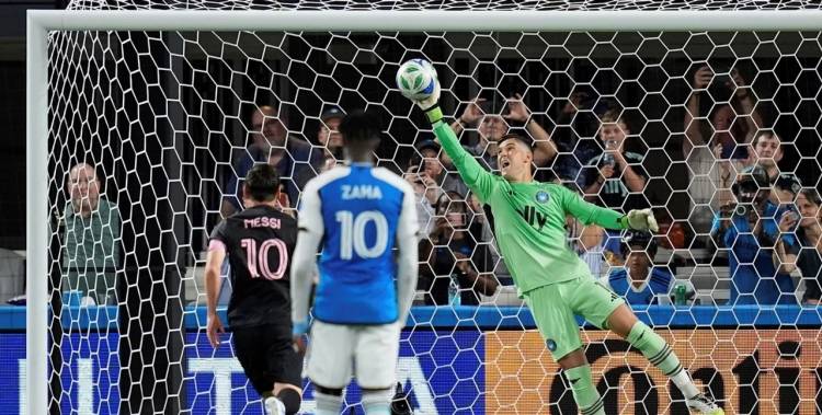 Messi falla un penal y Charlotte aplasta a Inter Miami 3-0