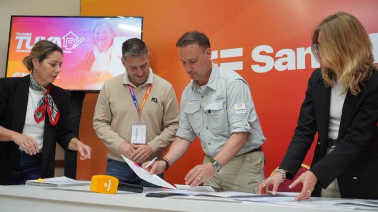 Provincia habilita un nuevo programa para que familias accedan a la escritura de su hogar