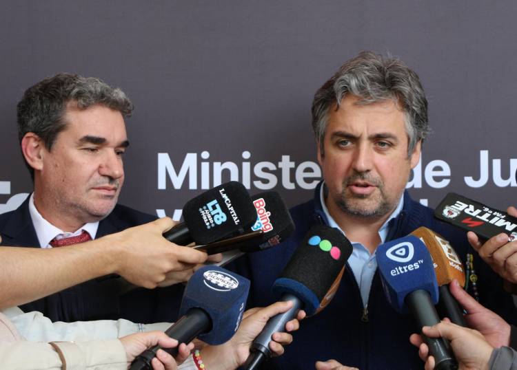 Más allanamientos y detenidos en la investigación impulsada por el Gobierno Provincial por defraudación en la Policía de Rosario