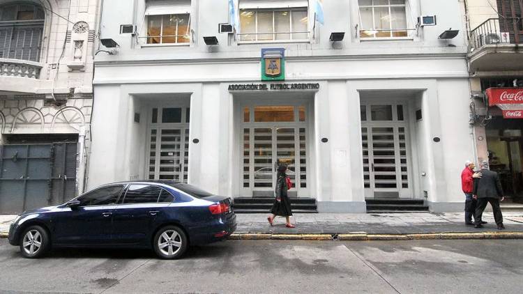 Cronología de un fin de año complejo para la AFA