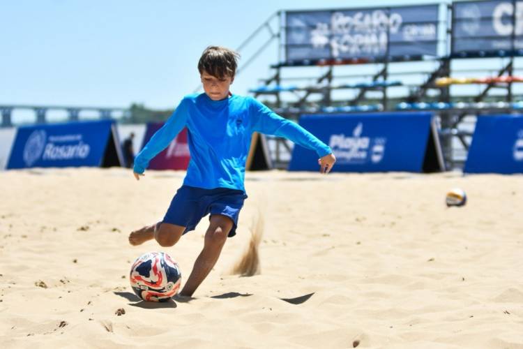 Rosario pone en marcha la Playa Olímpica 2026 con la Copa Tricentenario de fútbol playa