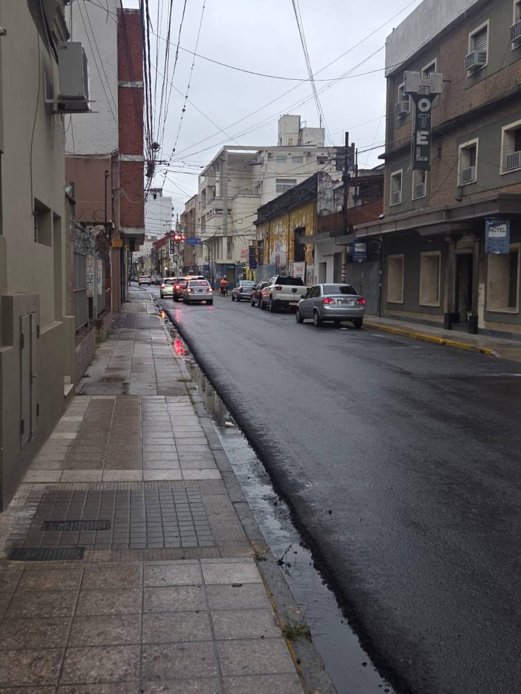 Culminaron los trabajos de bacheo asfáltico en calle Irigoyen Freyre