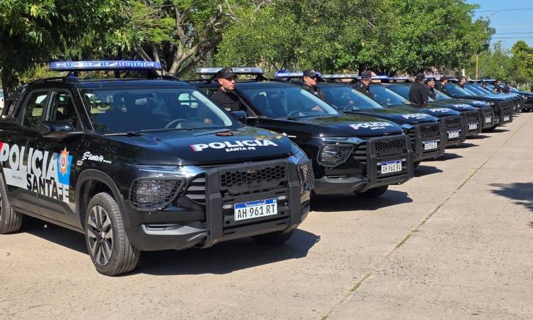 Se entregaron 13 unidades policiales 0 km para el Dpto. San Cristóbal 