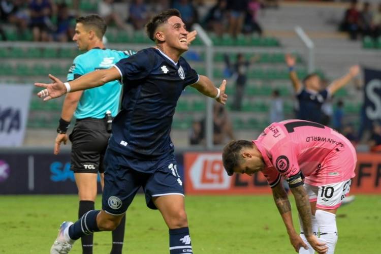 Feliz estreno: Independiente Rivadavia comenzó la defensa del título con un triunfo