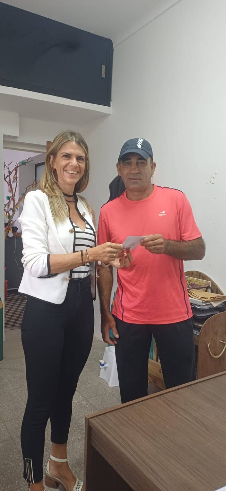 Primera entrega de licencias de pesca comercial y de subsistencia en Santo Tomé