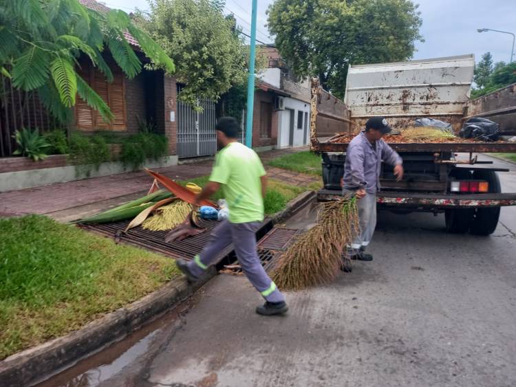 Santo Tomé realiza tareas de mantenimiento de desagües pluviales en distintos puntos de la ciudad