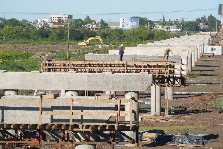 En Santa Fe el empleo formal en la construcción crece; en el país en caída libre