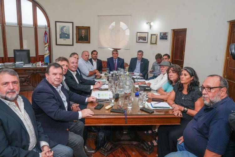 Báscolo: “La oferta de Provincia es compensar 3 % por diciembre, aumento de 12,5 % hasta junio con piso de 170 mil para los sueldos más bajos”