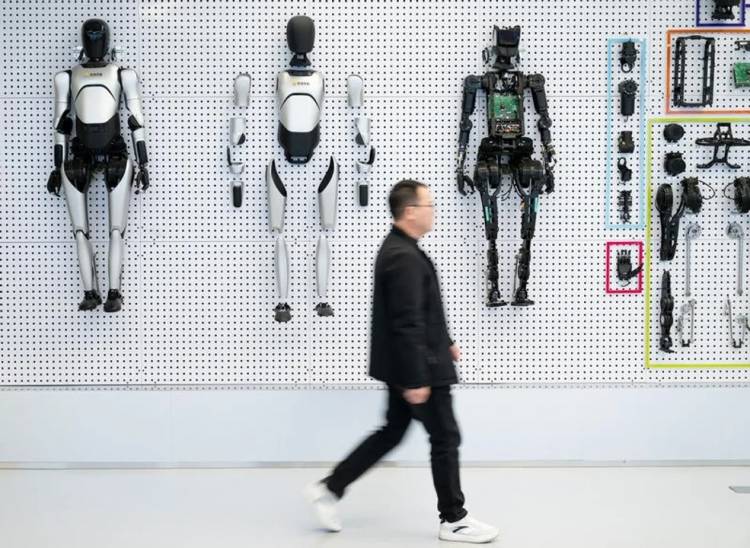 Robots humanoides sobresalen en celebraciones del Año Nuevo chino