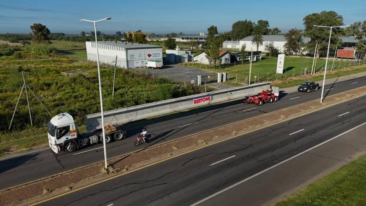 El nuevo Puente Carretero recibió la primera viga fabricada en Santa Fe