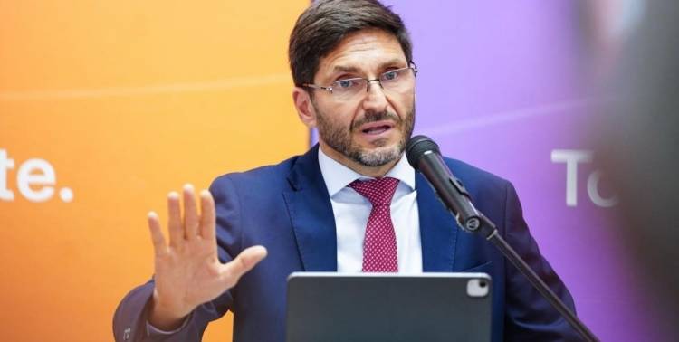 Pullaro impulsa la adhesión de Santa Fe a la Ley Antimafia para endurecer la lucha contra el crimen organizado