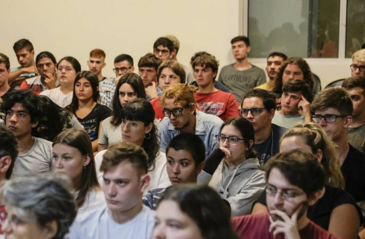La UNL otorga más de mil becas a sus estudiantes