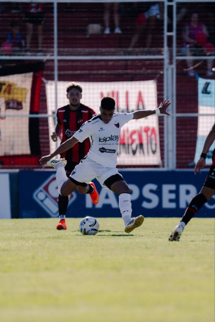 Colón ganó y quedó puntero de su zona