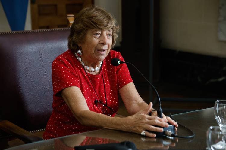Mabel Bianco disertó en la UNL