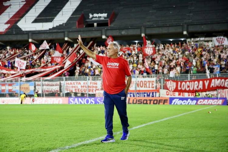 Leo Madelón, tras la victoria: "Unión tiene incorporado ganar y va a pelear todo"